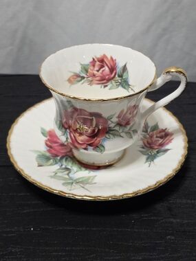 Vintage Paragon "Sarabande" Fine Bone China Teacup & Saucer Set – Cabbage Rose